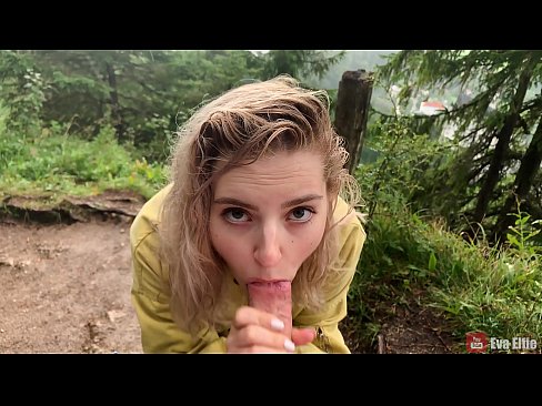 ❤️ Rapariga engole o esperma depois de um broche público - Eva Elfi Porno em porno pt.befuck-net.ru